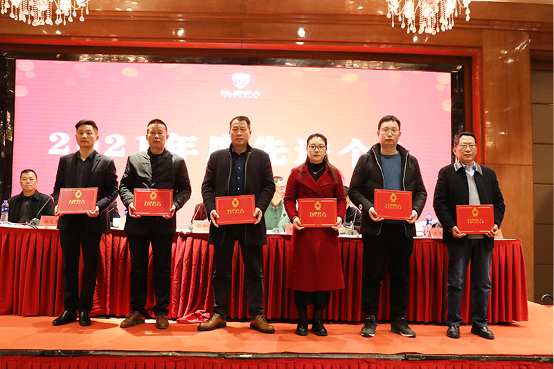 1639889390690660.jpg 个人.jpg